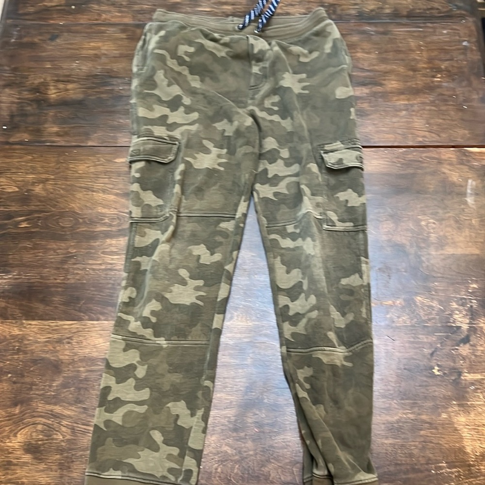 Lands' End camouflage cargo joggers